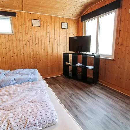 Edy - 25km From The Sea By Interhome Feriehus *